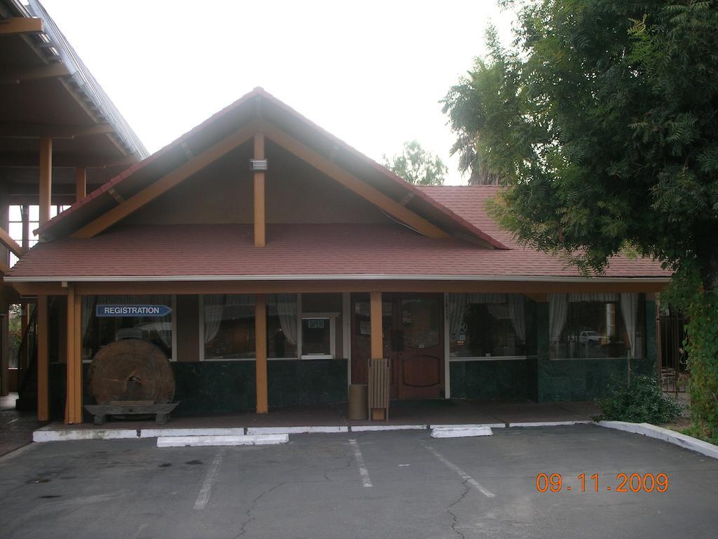 Parkside Inn Fresno Exterior foto